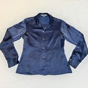 Incredible vintage 1990s Guess 100% silk dusty blue button up collared shirt!